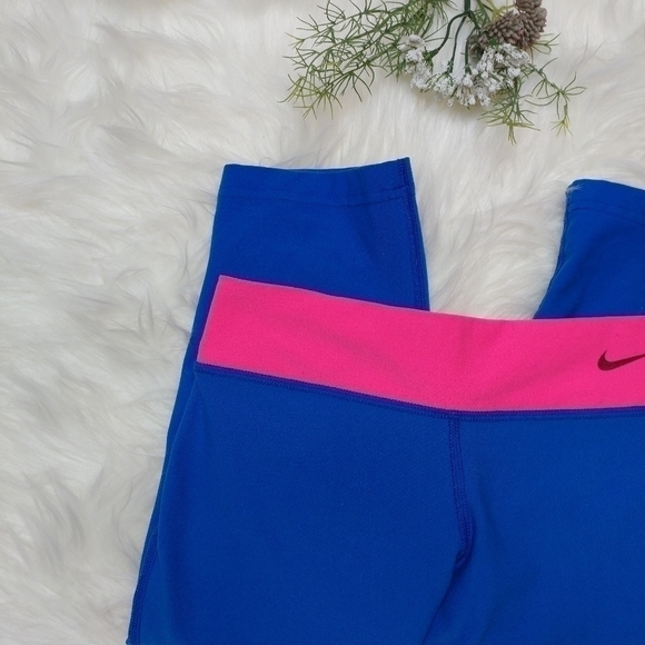 Girls' Nike Dri-Fit Legend Capri Tights - Picture 5 of 10